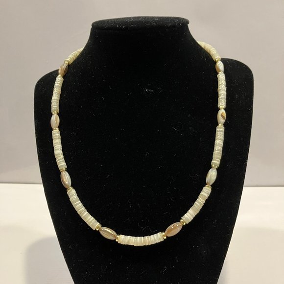 Gorgeous Genuine Heishi Shell Choker gold accents Unisex 18.5 ins Magnetic Clasp - Picture 4 of 9